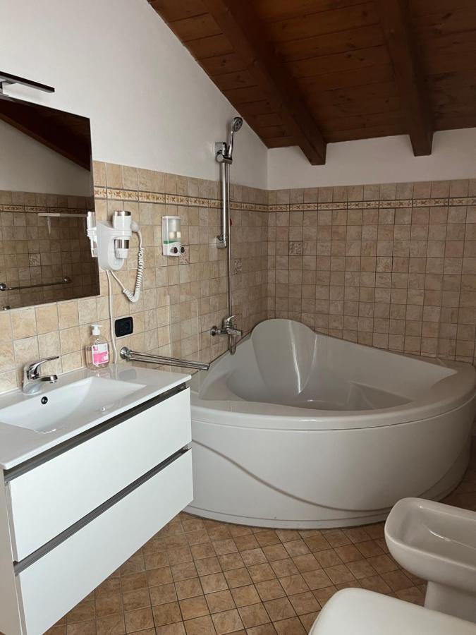 Color House Malpensa B&B Cassano Magnago Екстериор снимка