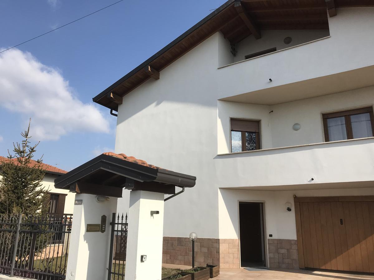 Color House Malpensa B&B Cassano Magnago Екстериор снимка