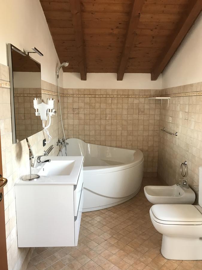 Color House Malpensa B&B Cassano Magnago Екстериор снимка